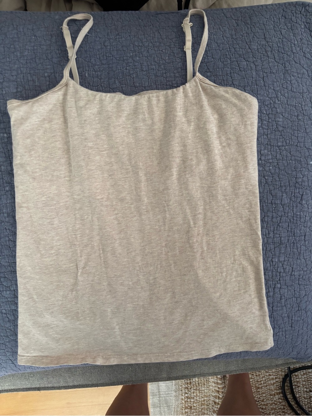 Miiyu - Simons Women's Adjustable Strap Camisole w/ bra, Large